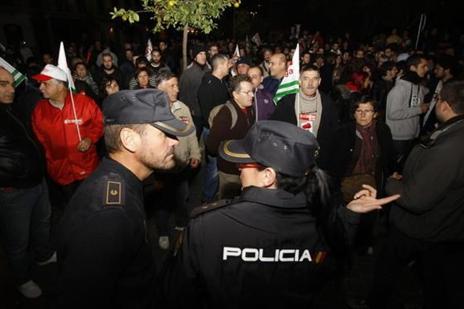 Primeras disputas en la huelga 

Foto: Javier Albiñana