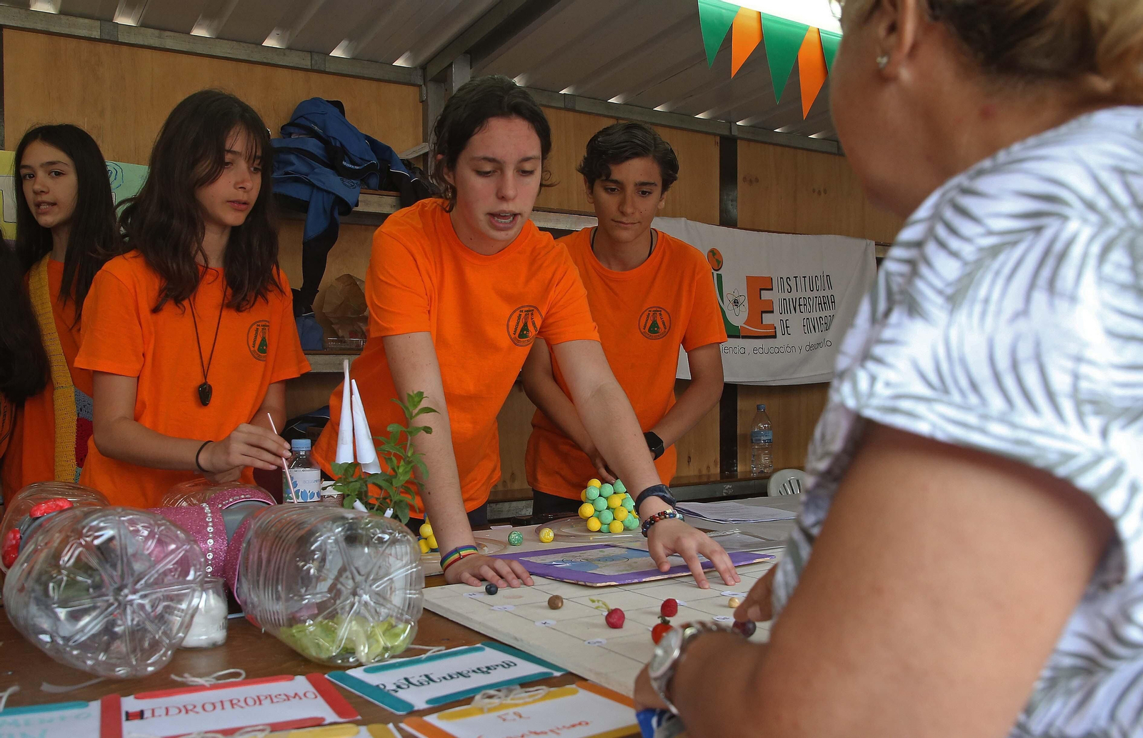 Fotos de la primera jornada de Diverciencia 2023 en Algeciras