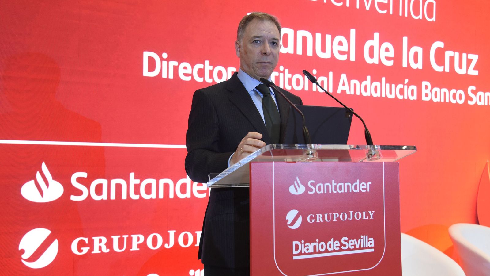 Manuel de la Cruz, director territorial de Banco Santander en Andalucía