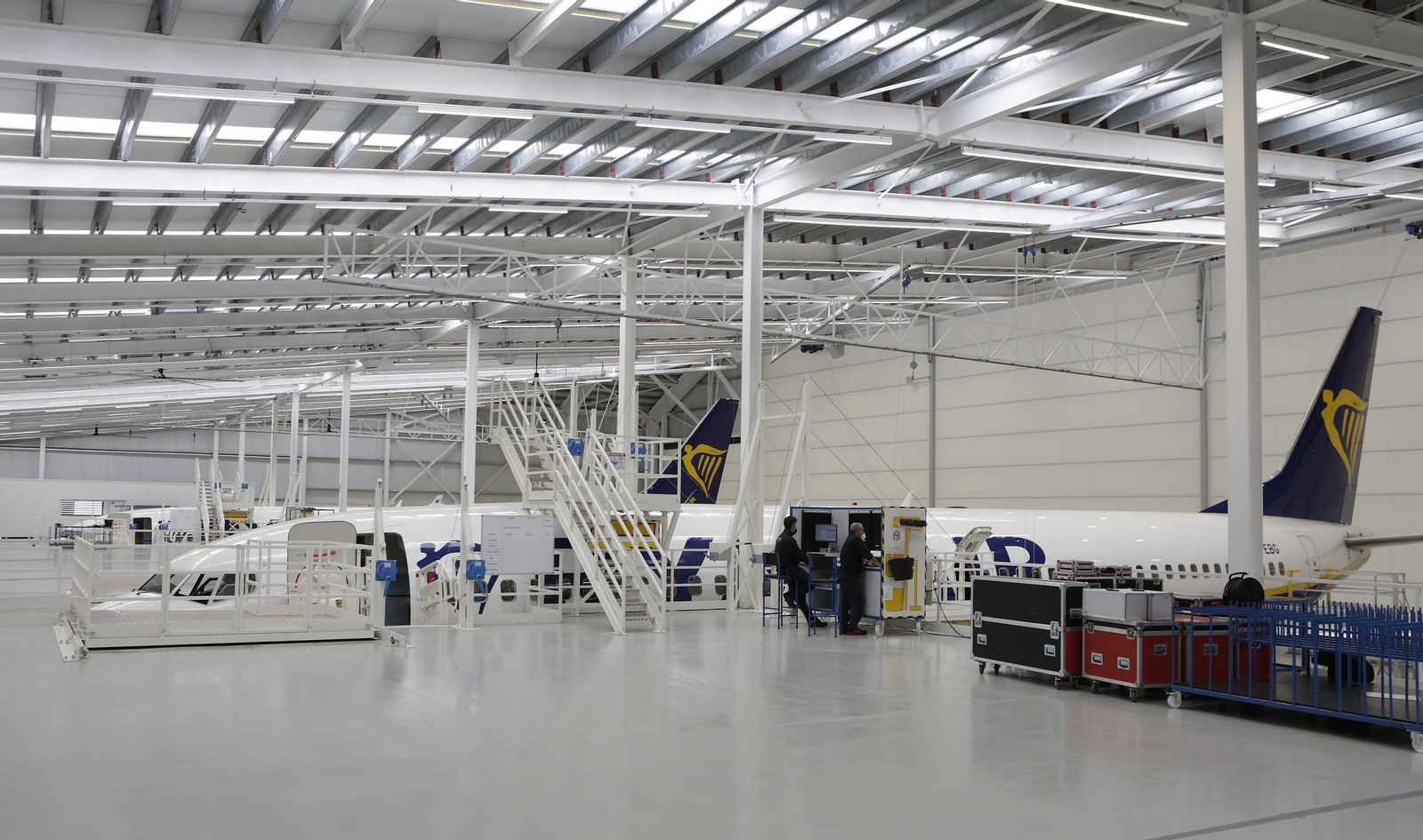 NUEVO HANGAR DE RYANAIR