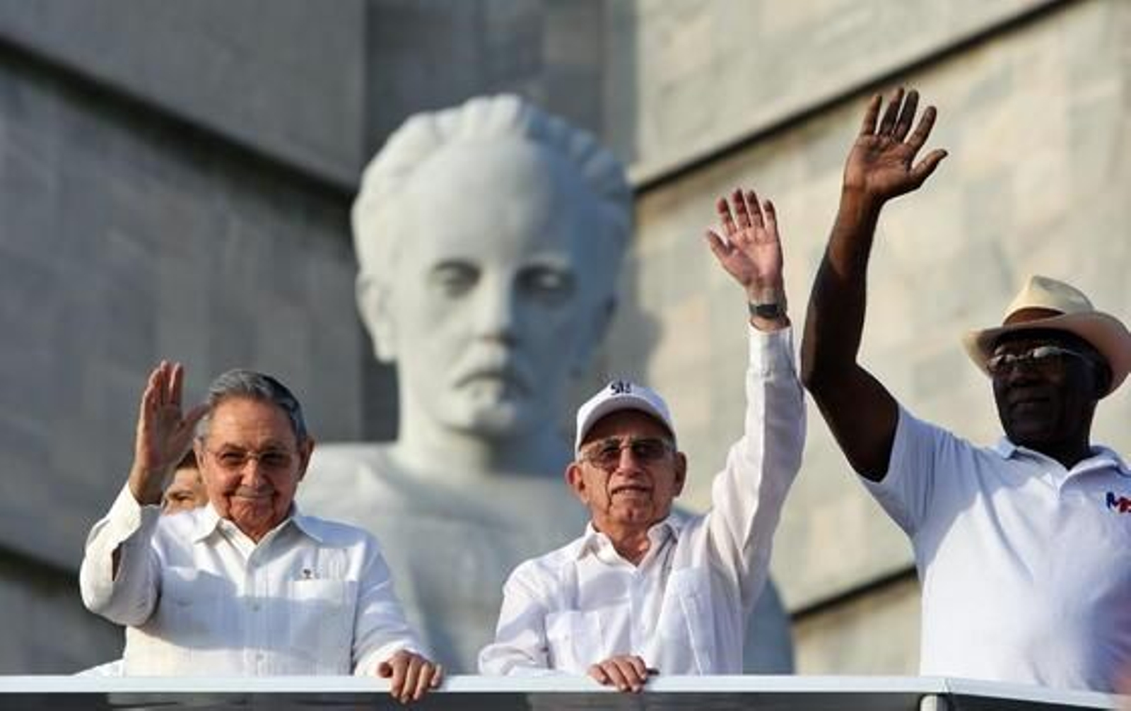 Manifestación del Primero de Mayo en Cuba.

Foto: EFE