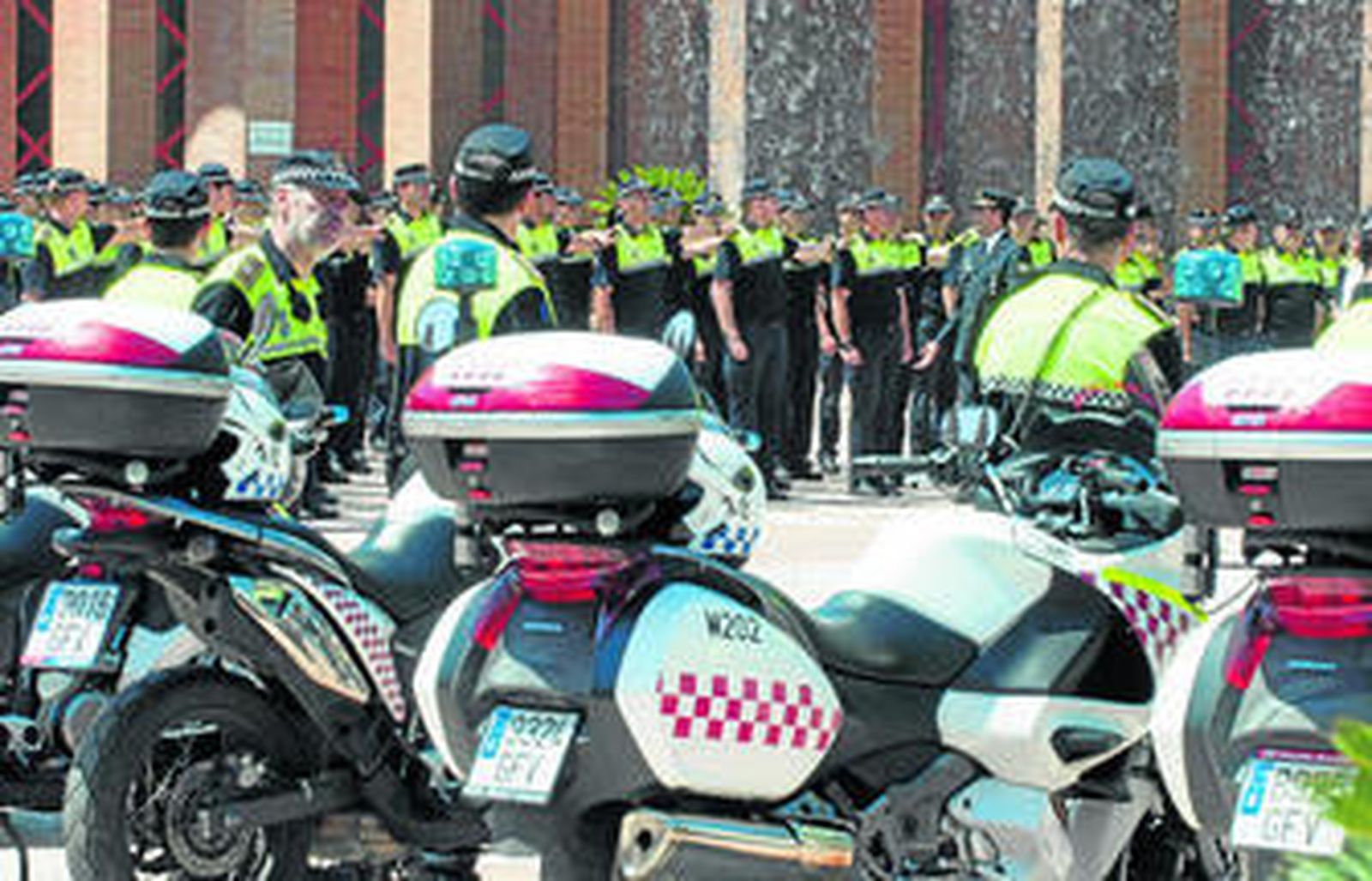 Policías locales formando en Fibes.