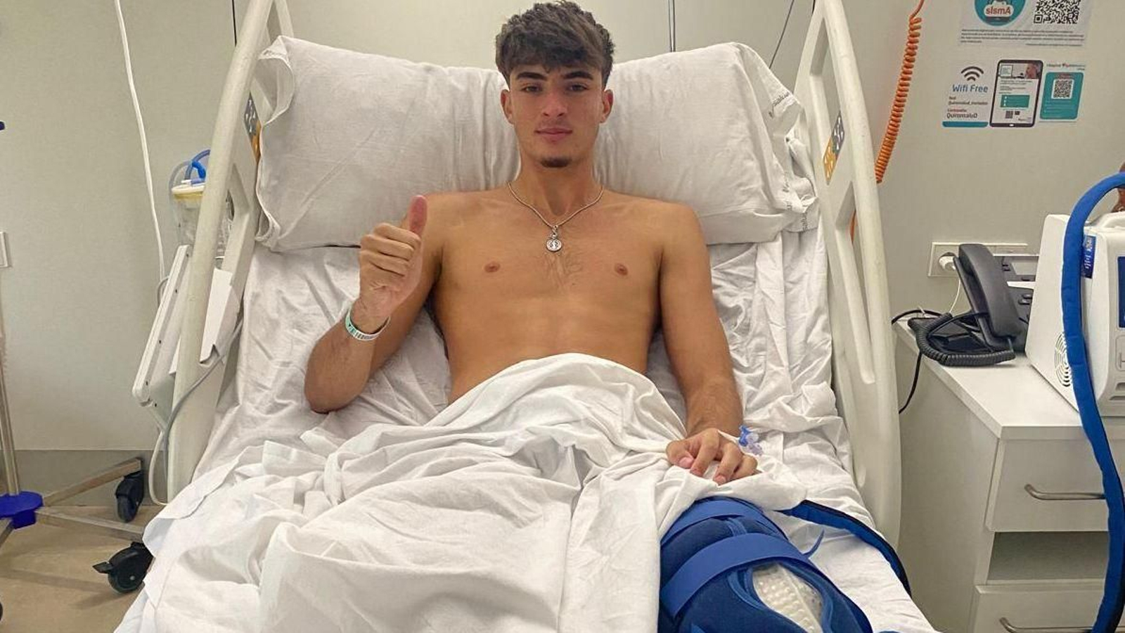 Dani Carrasco, tras ser operado.