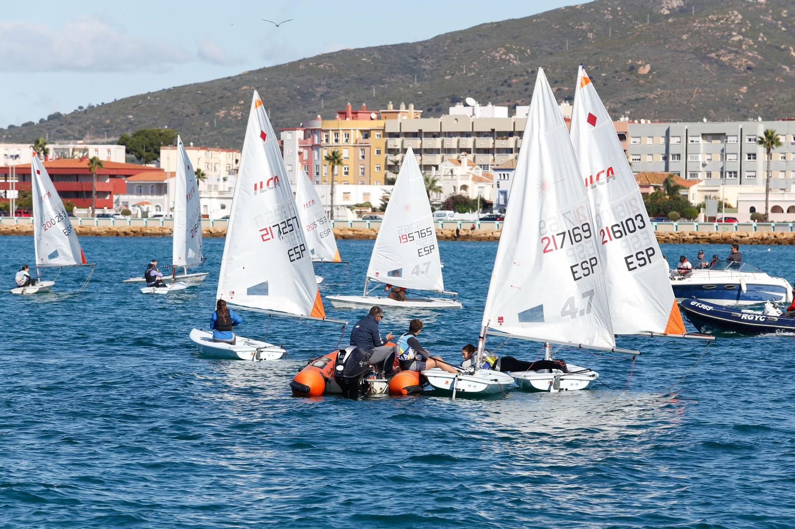 Las fotos de la Copa de Andalucía de vela de ILCA 4 e ILCA 6, en La Línea