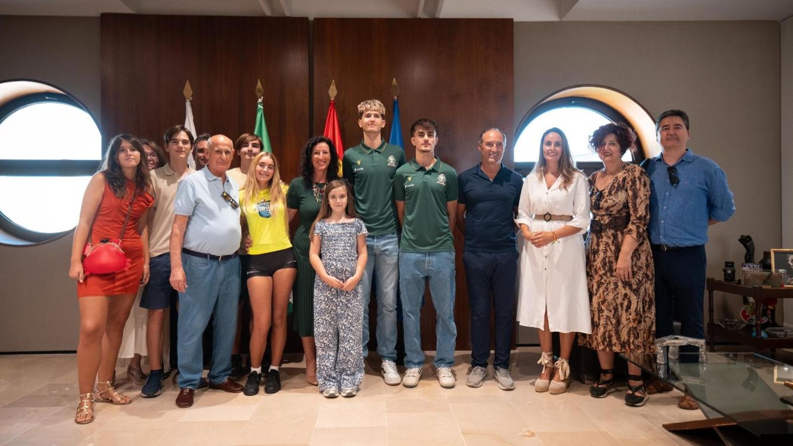 Los jóvenes jugadores estuvieron acompañados de sus familiares en esta visita.