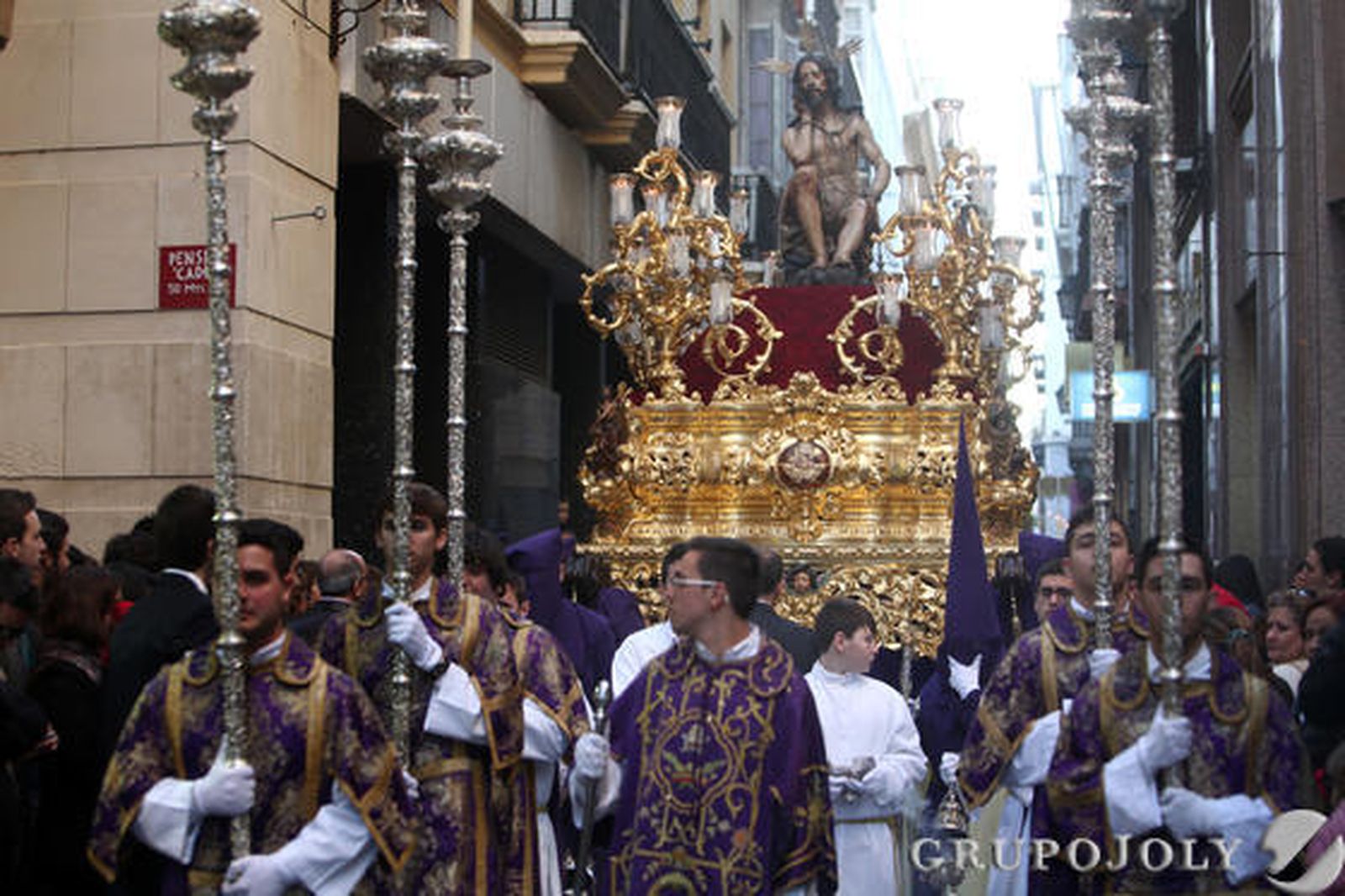 Humildad y Paciencia

Foto: Joaquin Pino / Jesus Marin / Julio Gonzalez