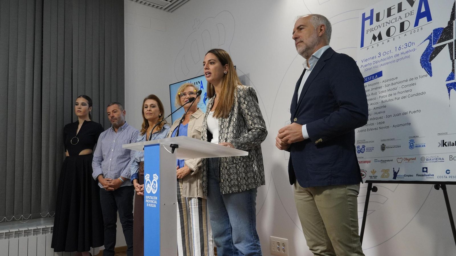 La alcaldesa de Huelva, Milagros Romero, durante la presentación de la pasarela ‘Huelva Provincia de Moda’.