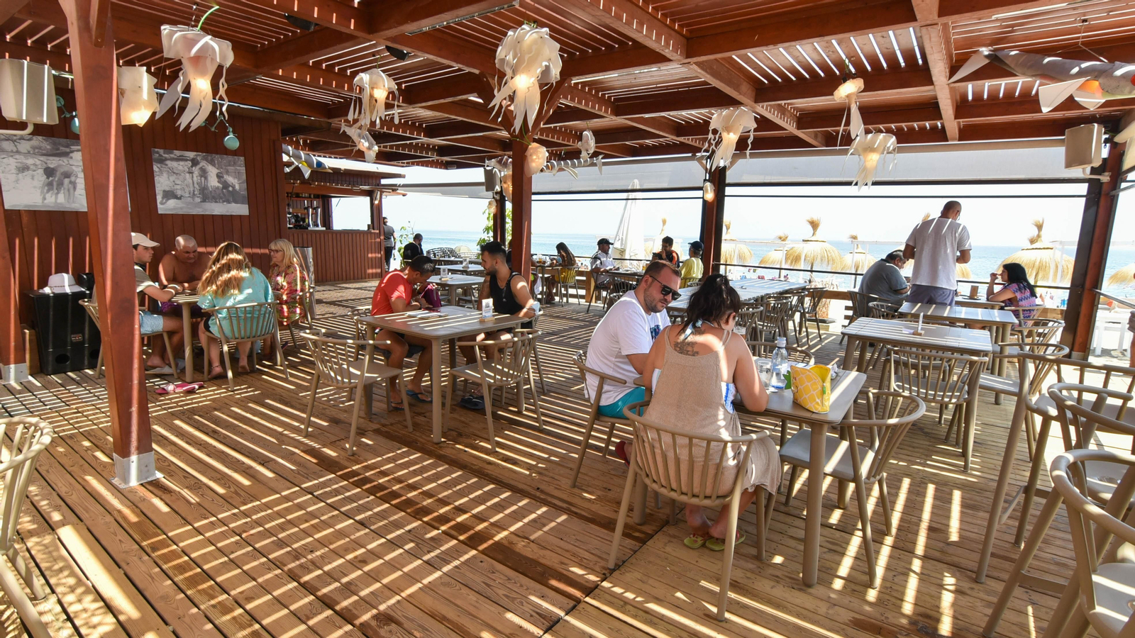 La ruta del espeto por la playa de La Línea