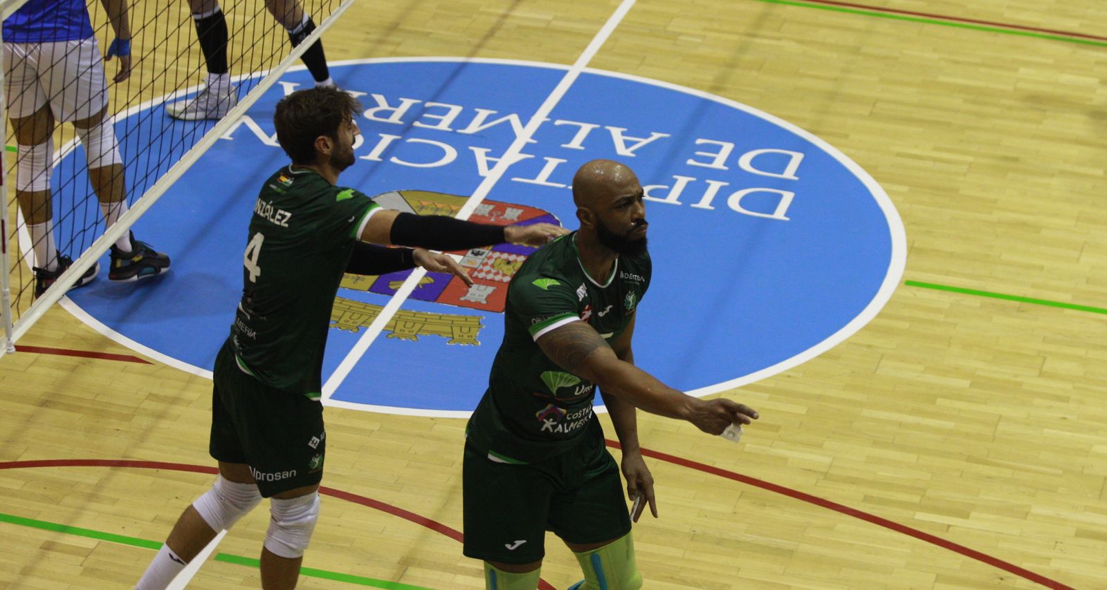 Moisés Cezar celebra un punto en el último partido