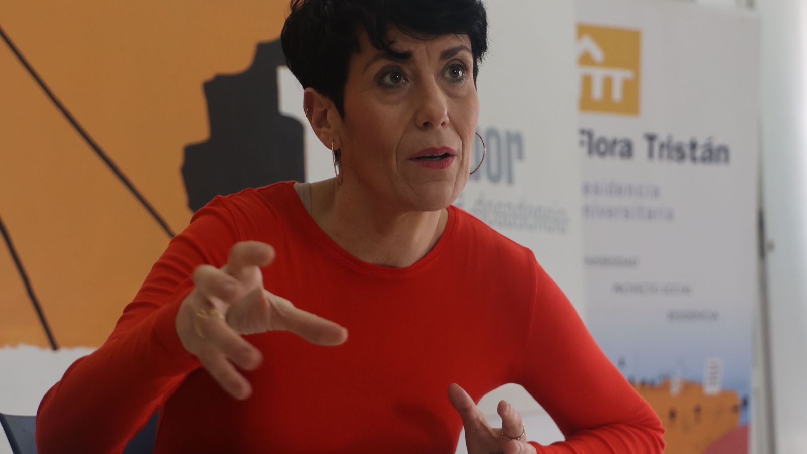 La ministra Elma Saiz durante la entrevista.