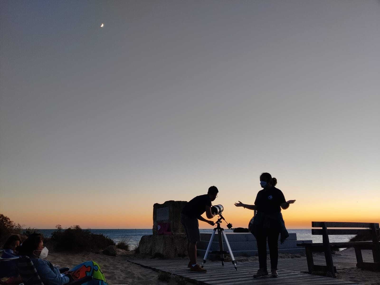 Una de las actividades de observación que realiza ‘La Ciudad de las Estrellas’.