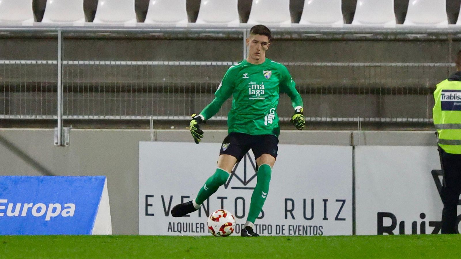 Las fotos del CD Estepona - Málaga CF de Copa del Rey