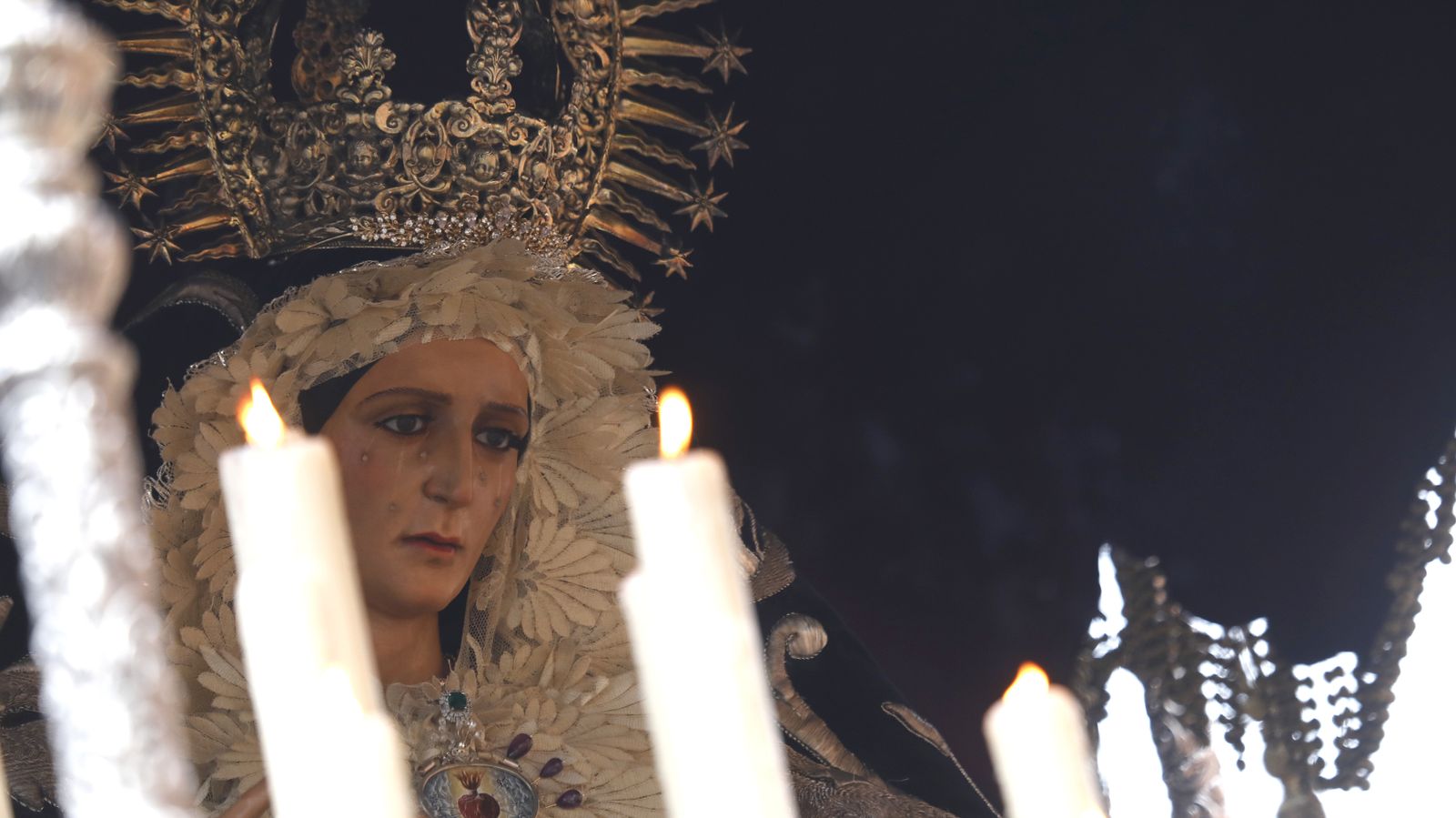 Fotos del Martes Santo en La Línea: Jesús de las Penas y María Santísima de los Dolores