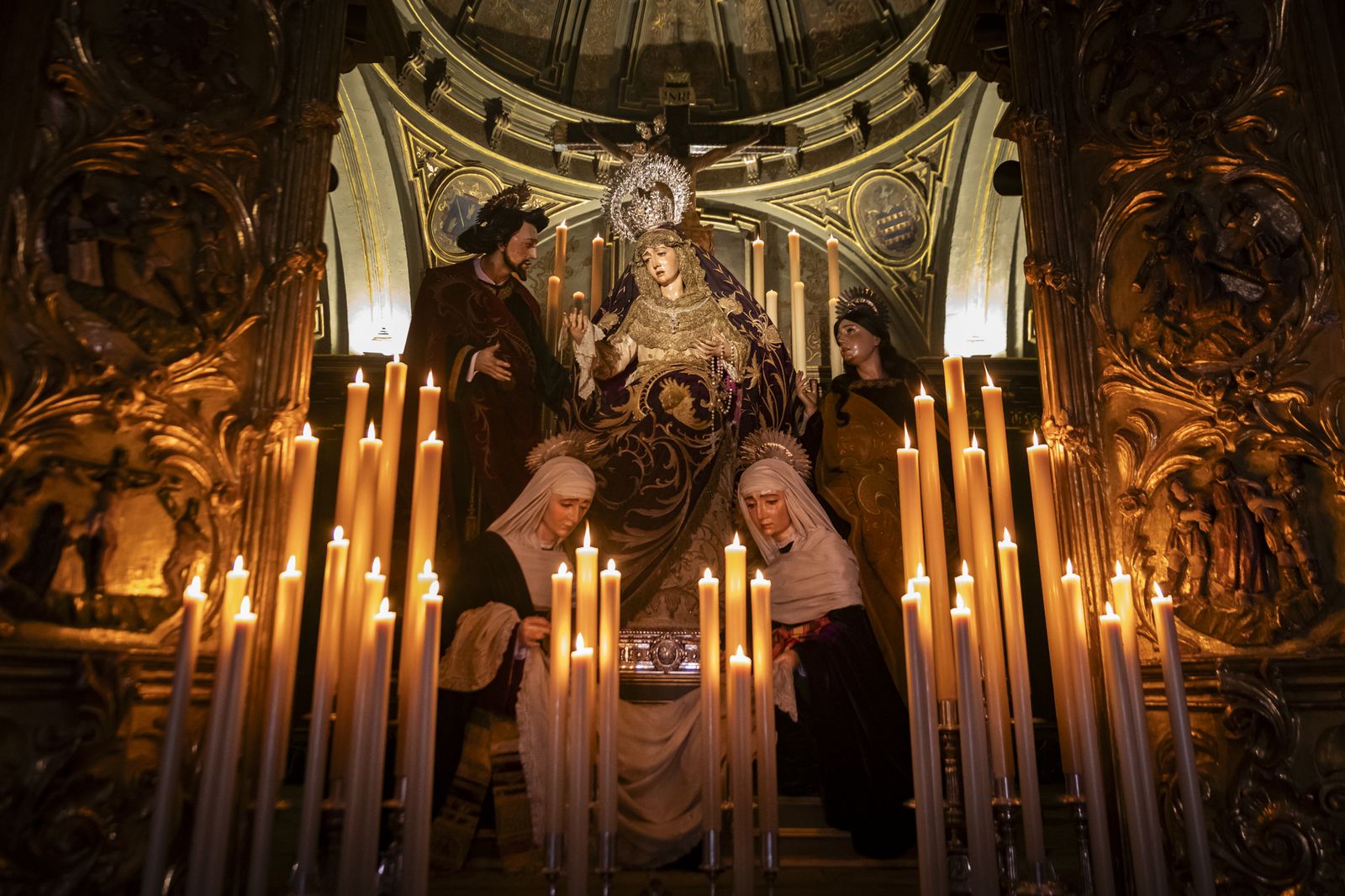 Las imágenes de los besapiés y besamanos del tercer Domingo de Cuaresma en Jerez: veneraciones del centro a los barrios