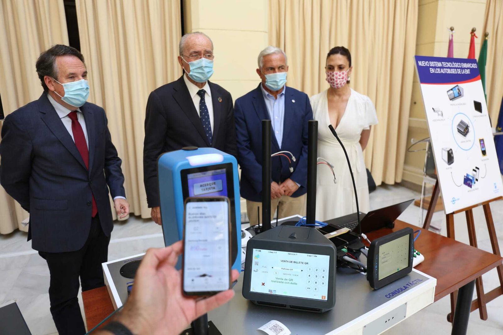 Un momento de la presentación del nuevo sistema tecnológico de la EMT.