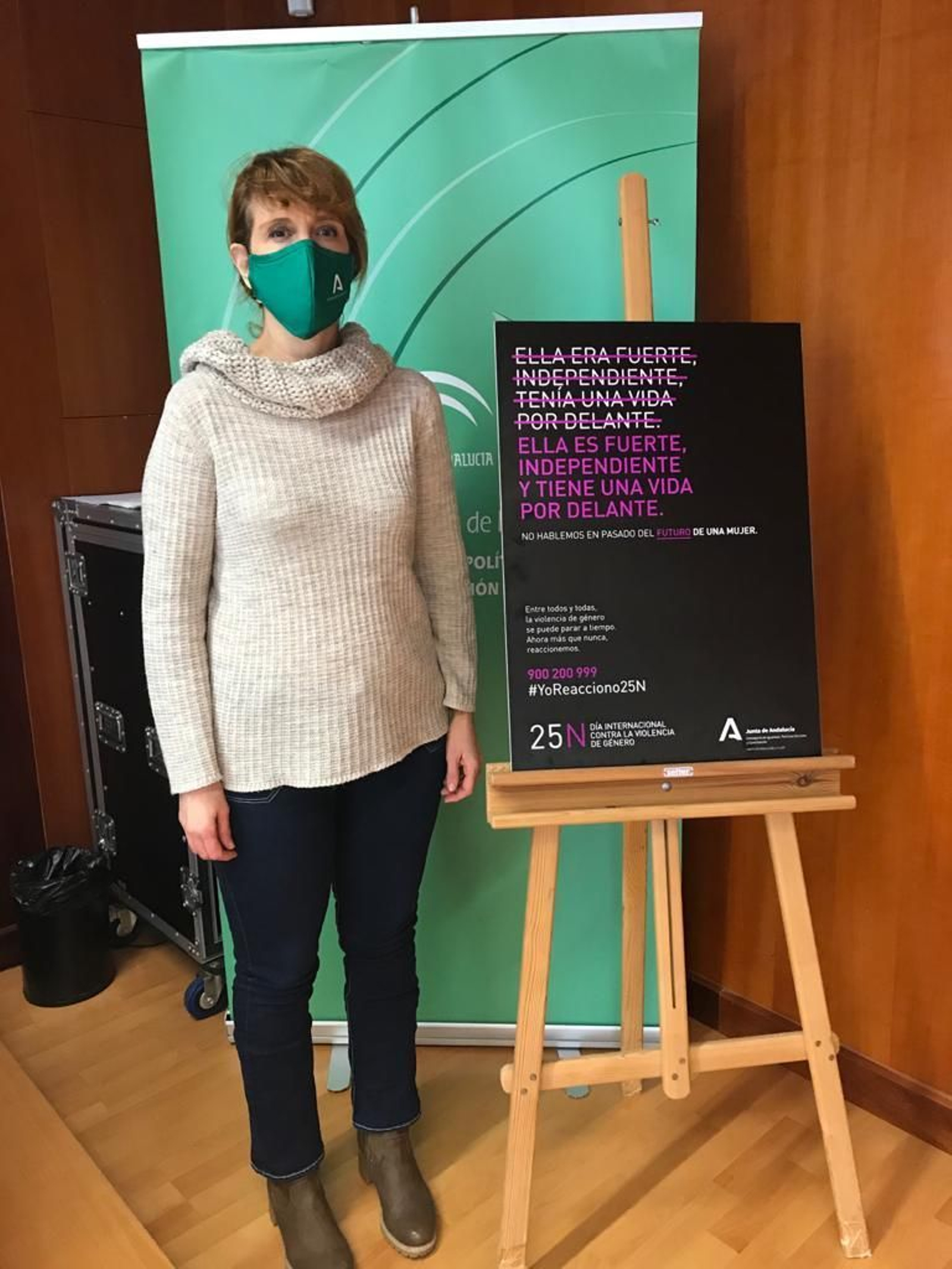 Ana Fidalgo, asesora de programa del Instituto Andaluz de la Mujer (IAM) en Cádiz, presentó la campaña de la Junta 'Yo reacciono'.