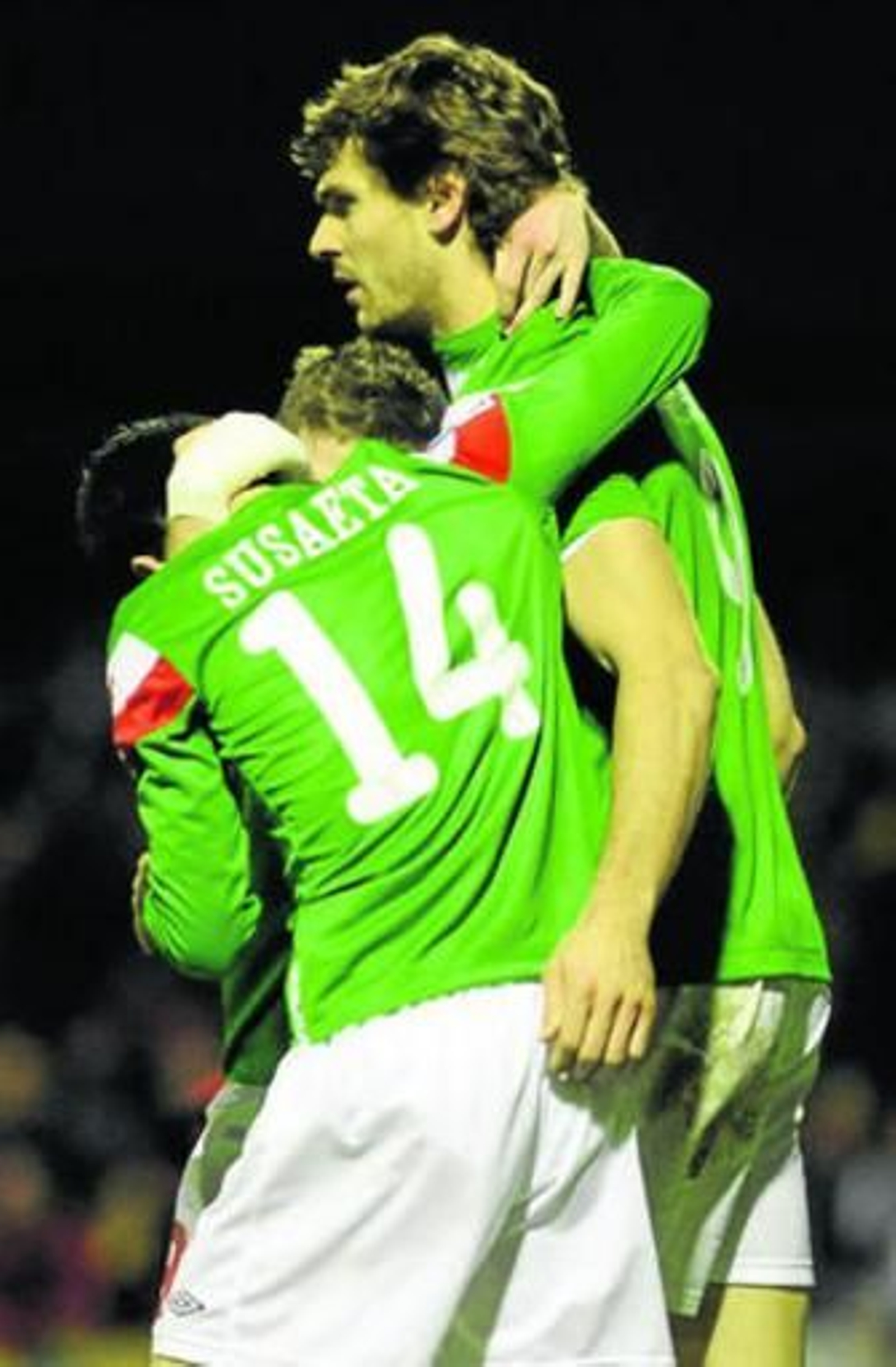 Fernando Llorente celebra uno de sus goles.