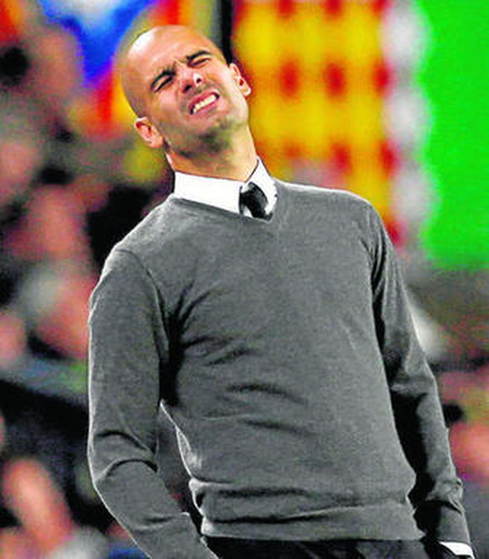 Pep Guardiola se lamenta tras una ocasión fallada.