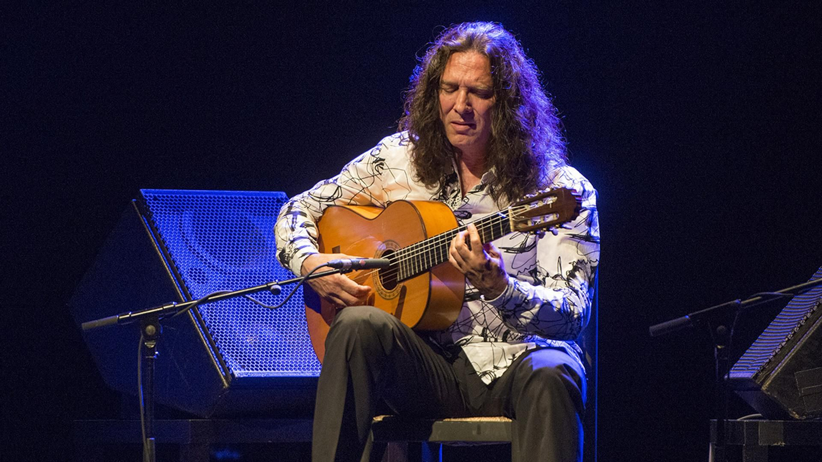 Tomatito acompañado de su hijo José ofrecerá el curso de verano a mediados de julio.