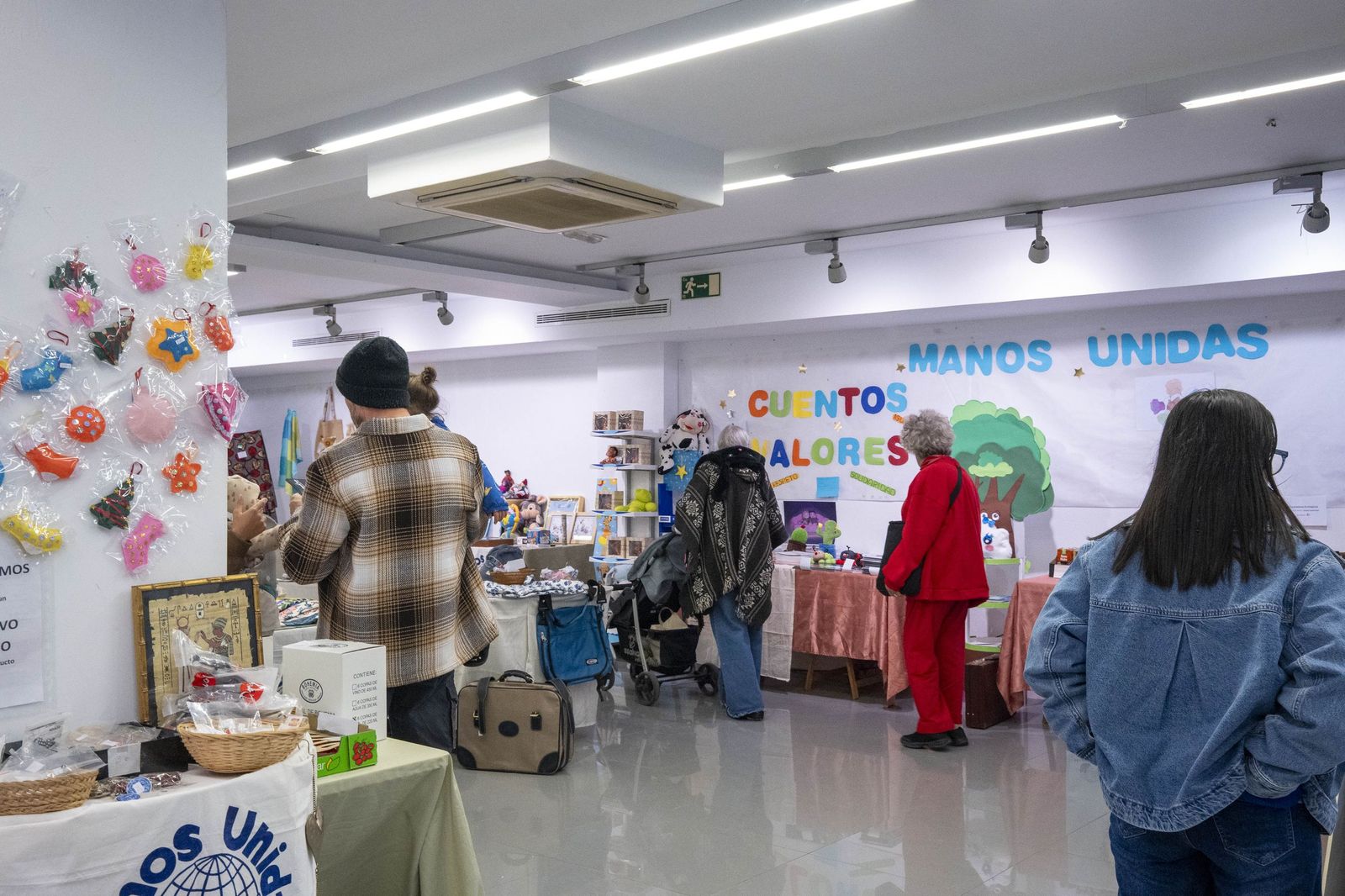 Un mercadillo que late por los demás: la solidaridad toma el Paseo de Almería