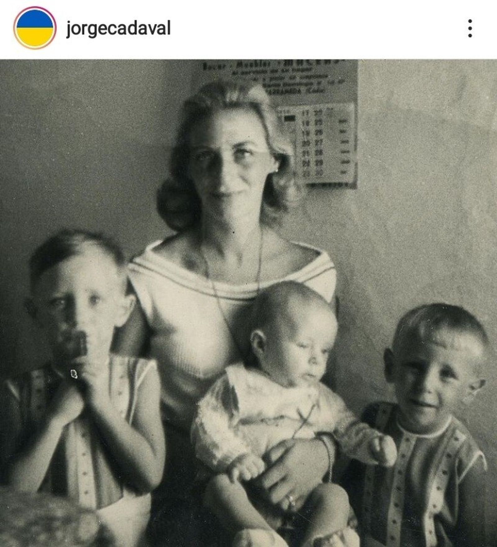 En este caso entre lo que parece una familia alemana de los años 30 hay un pareja de hermanos bien conocida