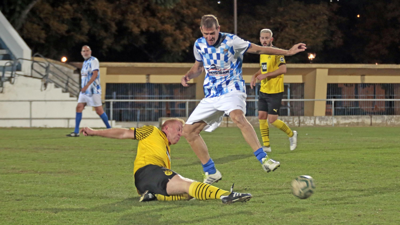 Partido amistoso entre veteranos del Borussia Dortmund y del Xerez CD