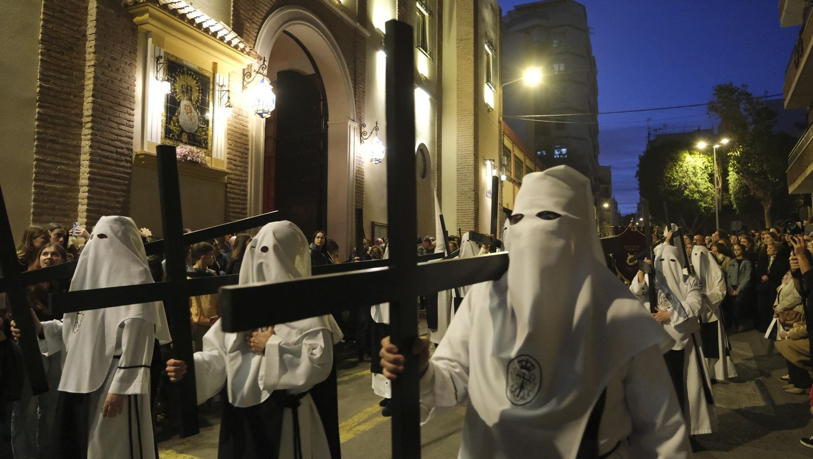Silencio en la Semana Santa de Almería 2025