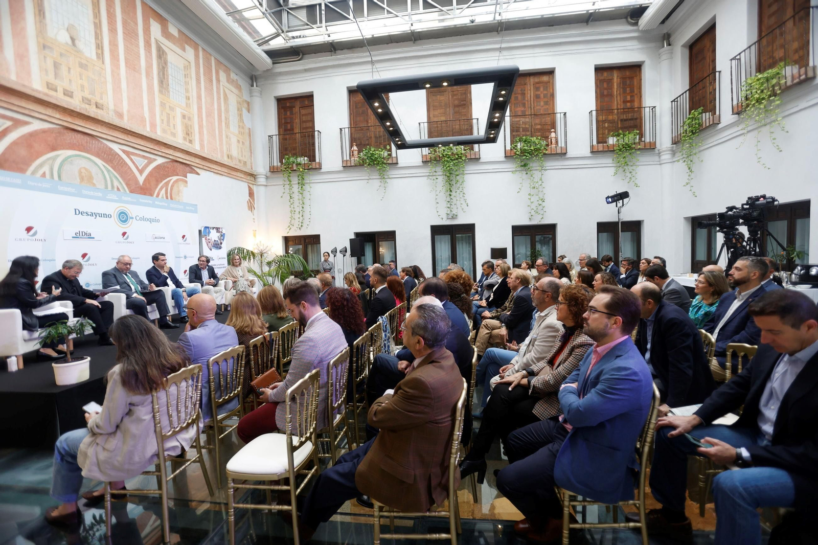 El desayuno coloquio sobre ciudades y cultura de 'El Día de Córdoba' y Acciona, en imágenes