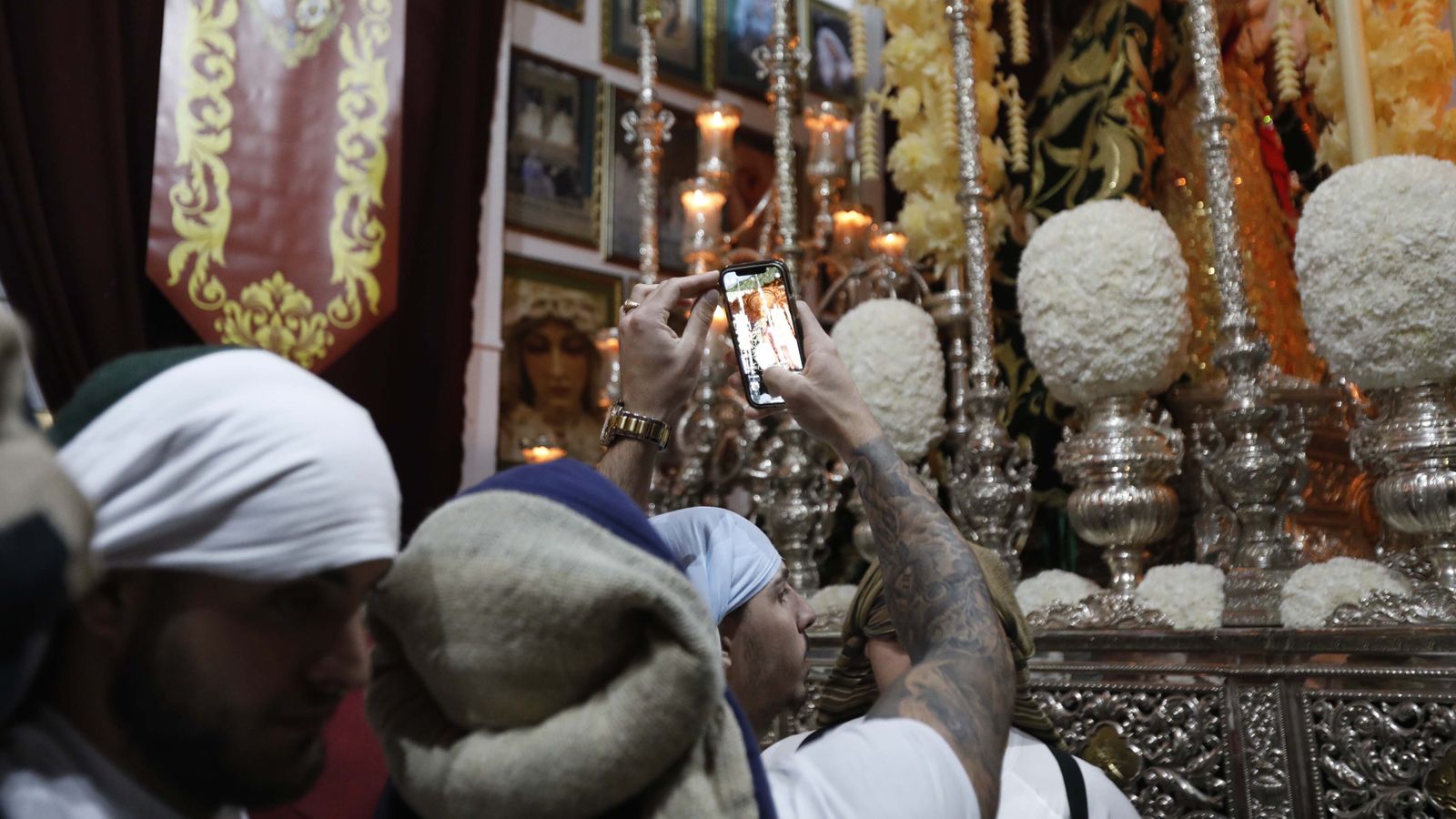 Fotos del Viernes Santo en La Línea: Cristo del Mar y Luz y Esperanza Nuestra, Soledad y Santo Entierro, Cristo del Amor y Misericordia y Amargura.