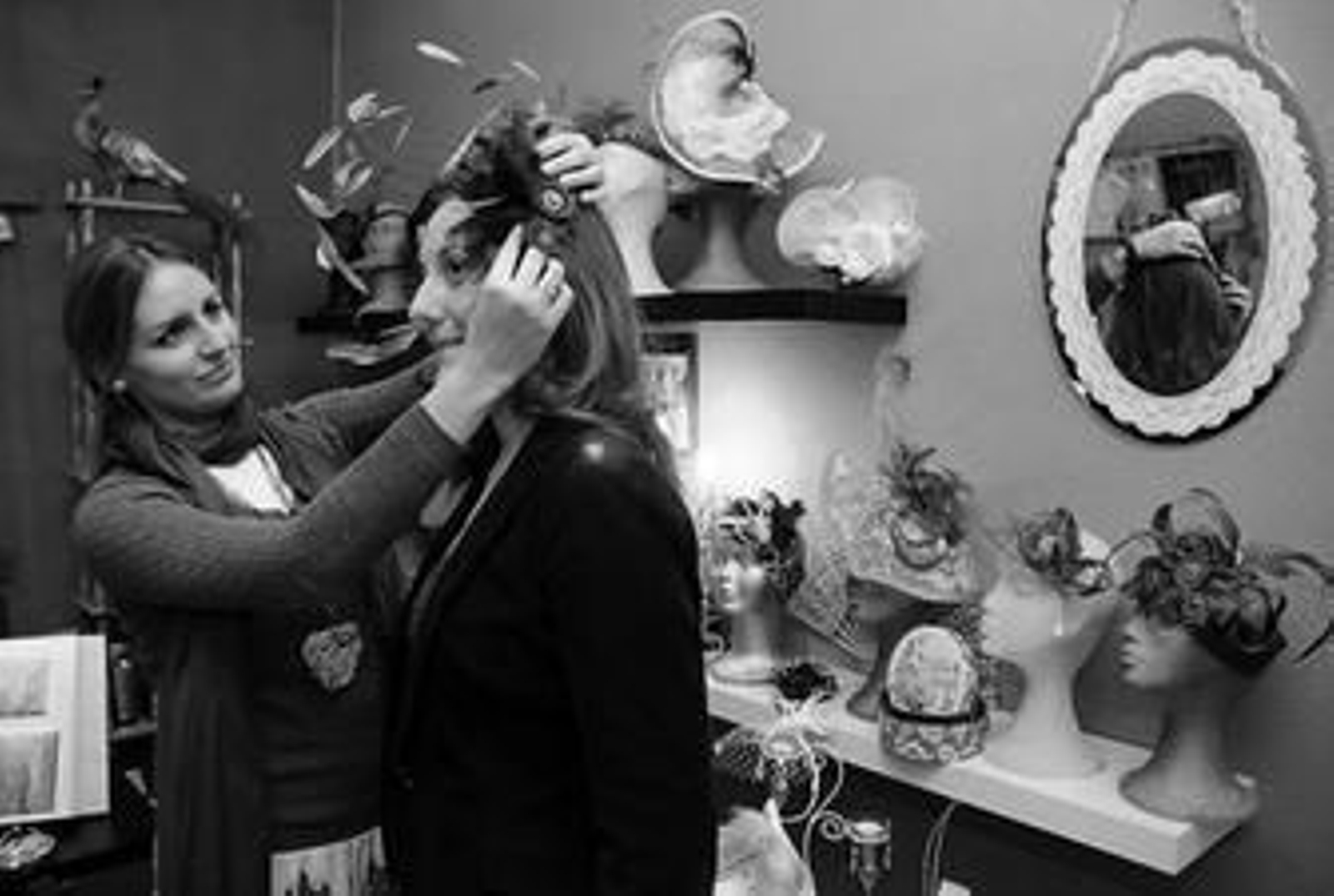 Pasarela de tocados en el hipódromo nazareno