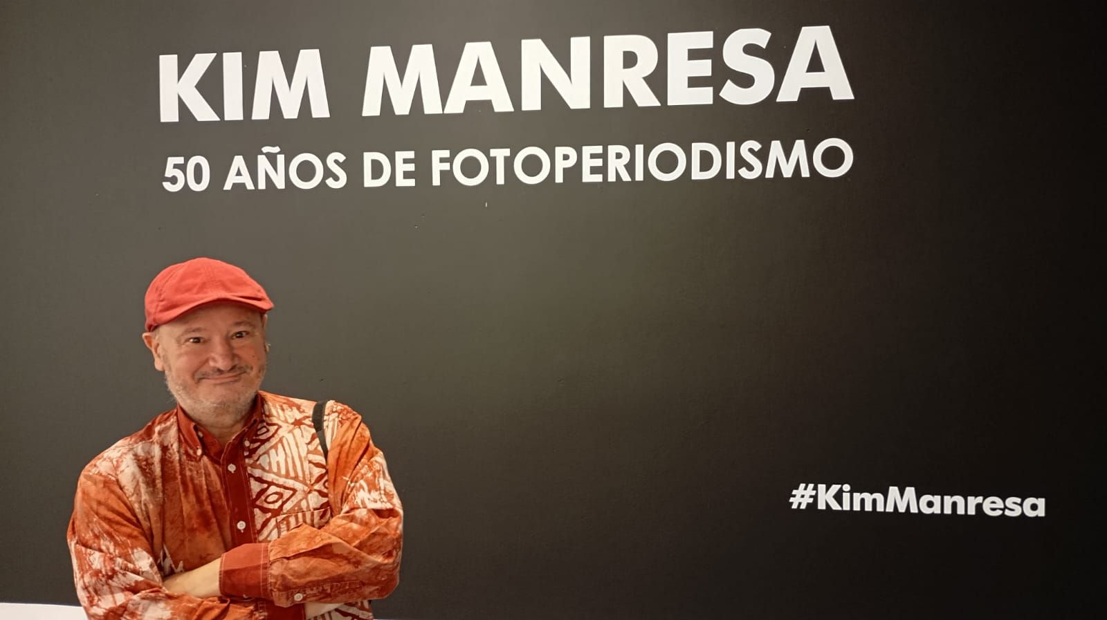 Kim Manresa se mostraba muy feliz de exponer su obra en Almería.