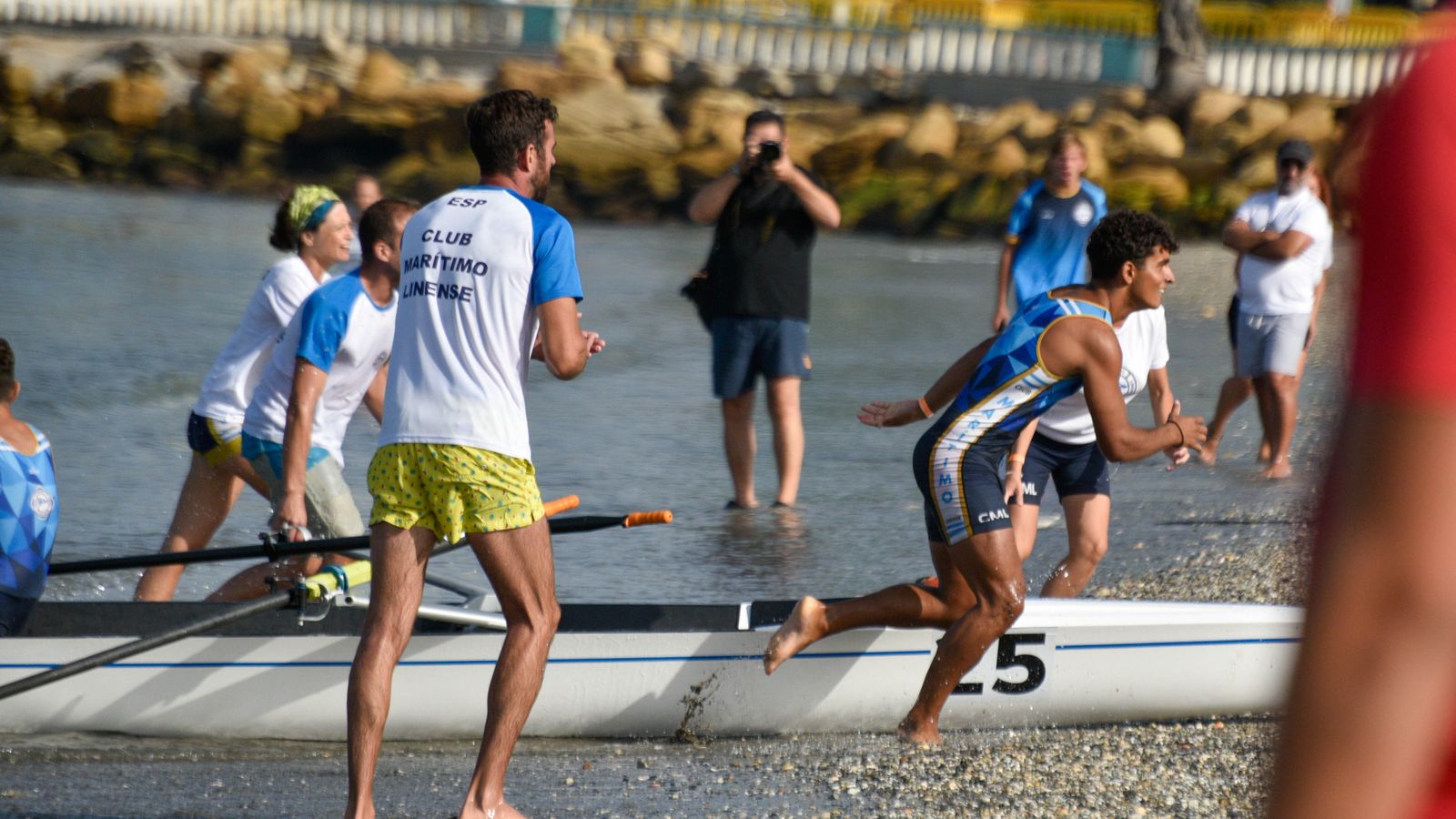 La segunda jornada del Campeonato de España de remo beach-sprint de La Línea, en imágenes