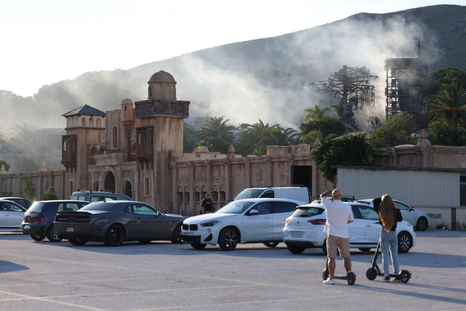 El incendio del parque acuático de Torremolinos, en imágenes El incendio del parque acuático de Torremolinos, en imágenes