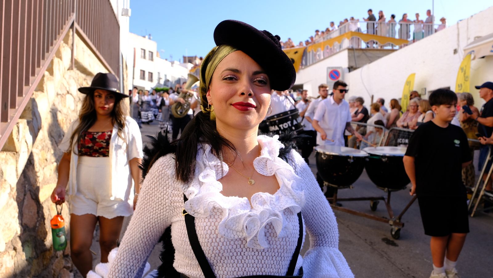El espectacular desfile de Moros y Cristianos de Mojácar, en imágenes