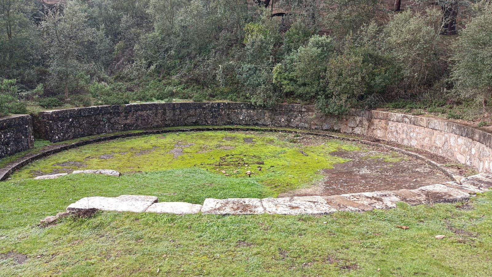 Una rotonda ferroviara, donde se giraban los vagones y locomotoras de los trenes.