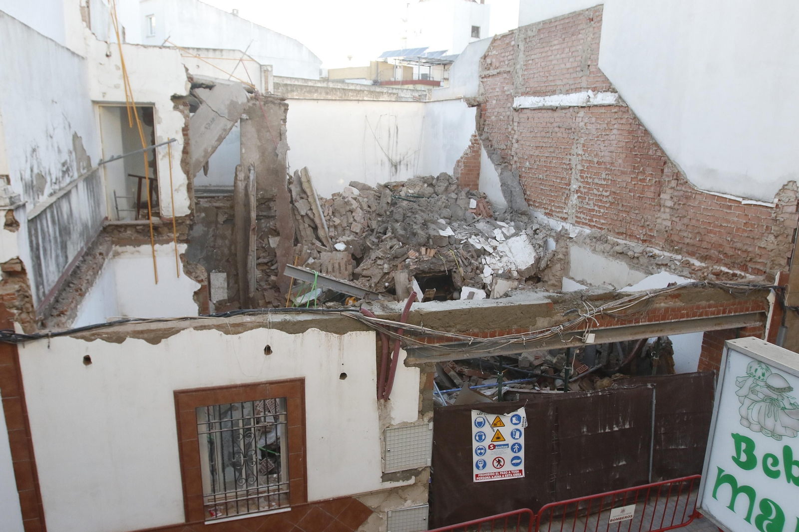 El derrumbe de la casa de la calle San Acisclo en Córdoba, en imágenes