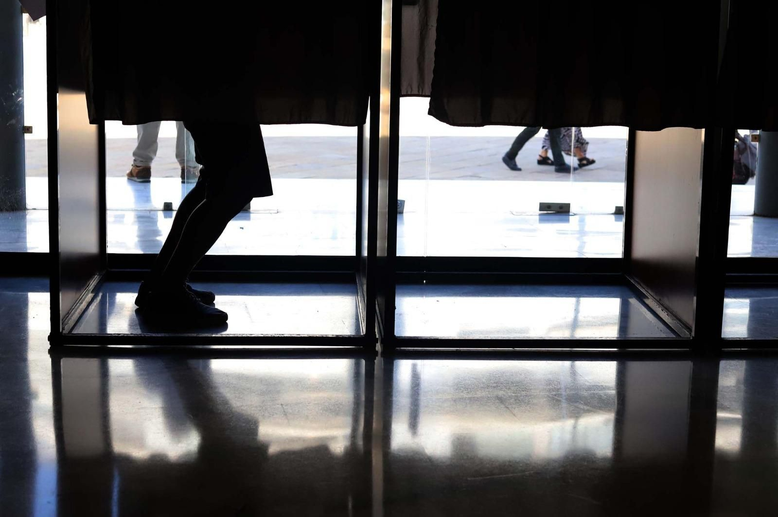 Elecciones Andalucía: Las primeras imágenes de las jornada en Huelva