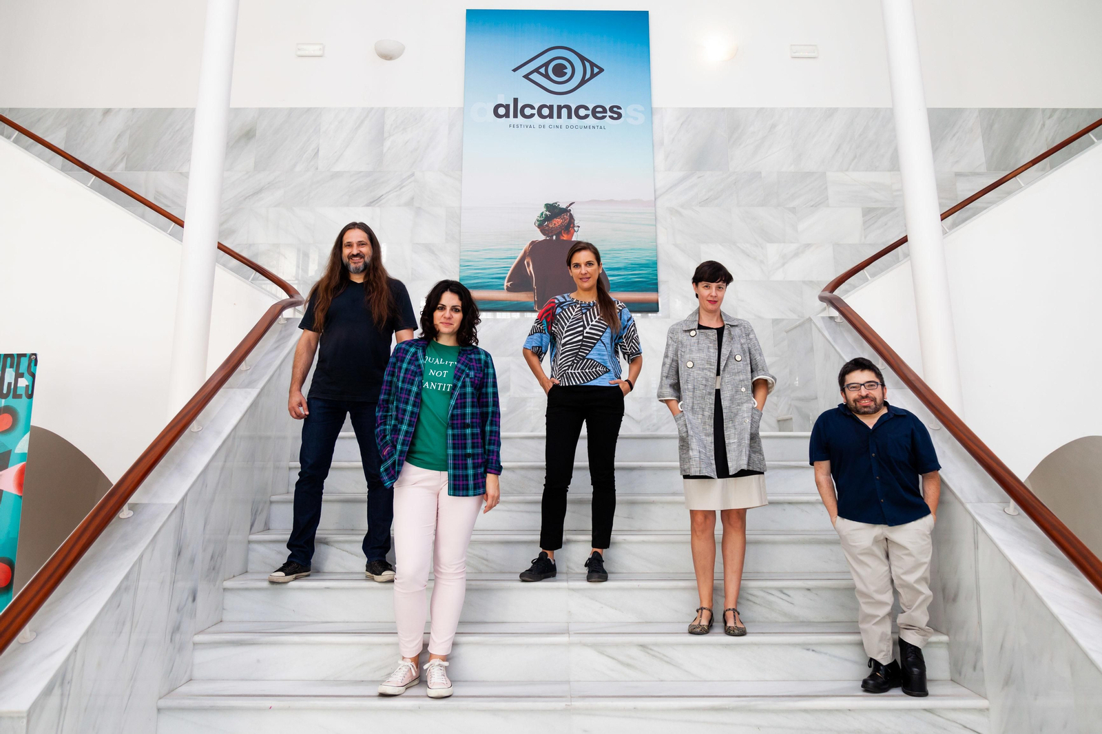 El jurado de Alcances, ayer en el ECCO: de izquierda a derecha, Manuel Jiménez, Sara Mansanet, Nayra Sanz, Laura Gómez y Juan Antonio Bermúdez.