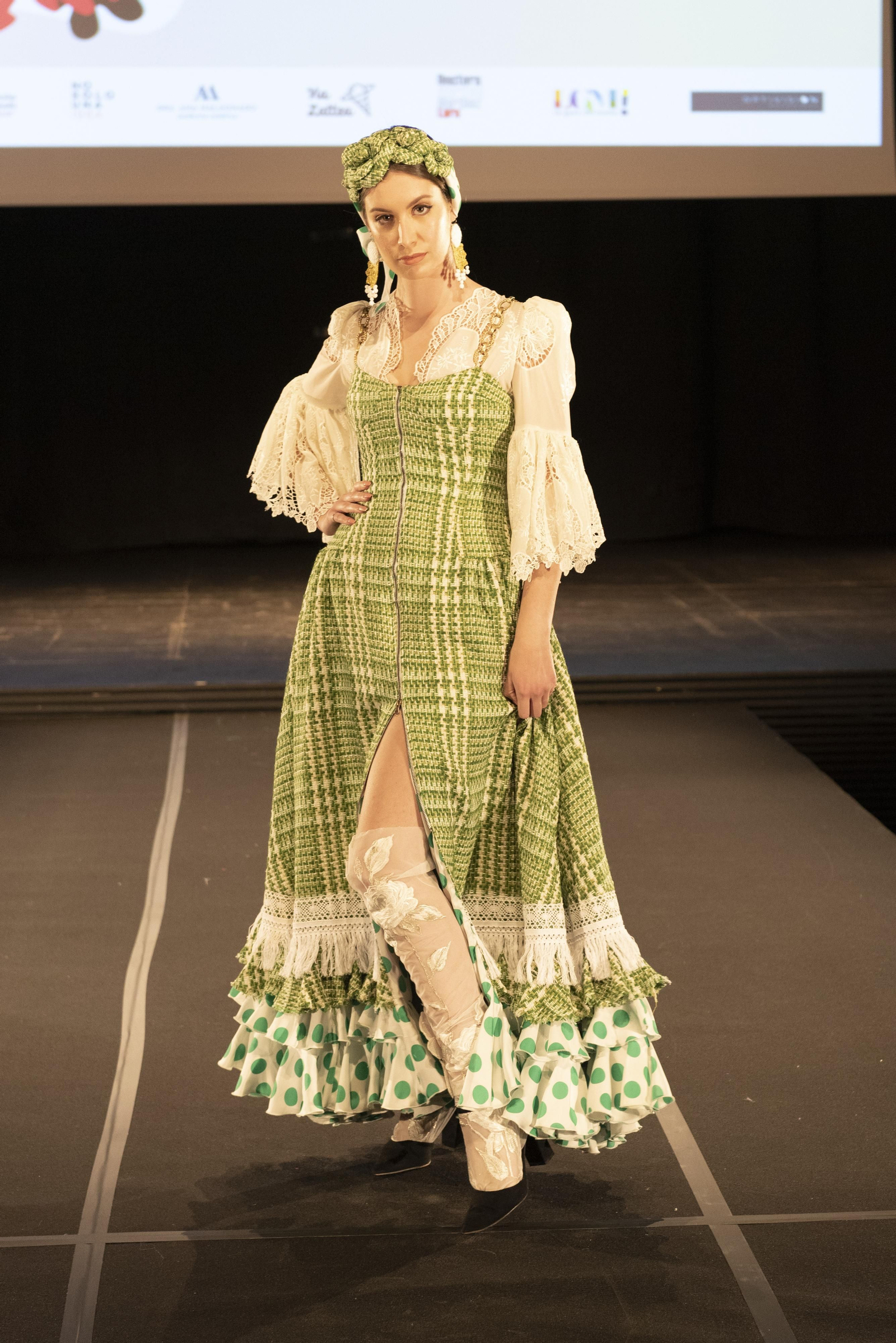 Verónica Núñez, mención especial del jurado en Concurso Diseñadores Jóvenes en Pasarela Flamenca Granada