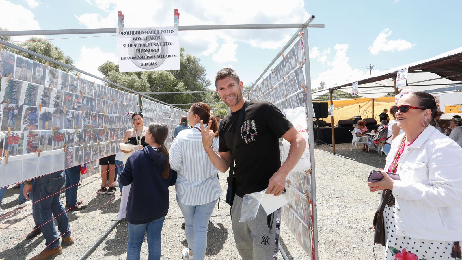 Búscate en las fotos del domingo en la romería de Los Barrios