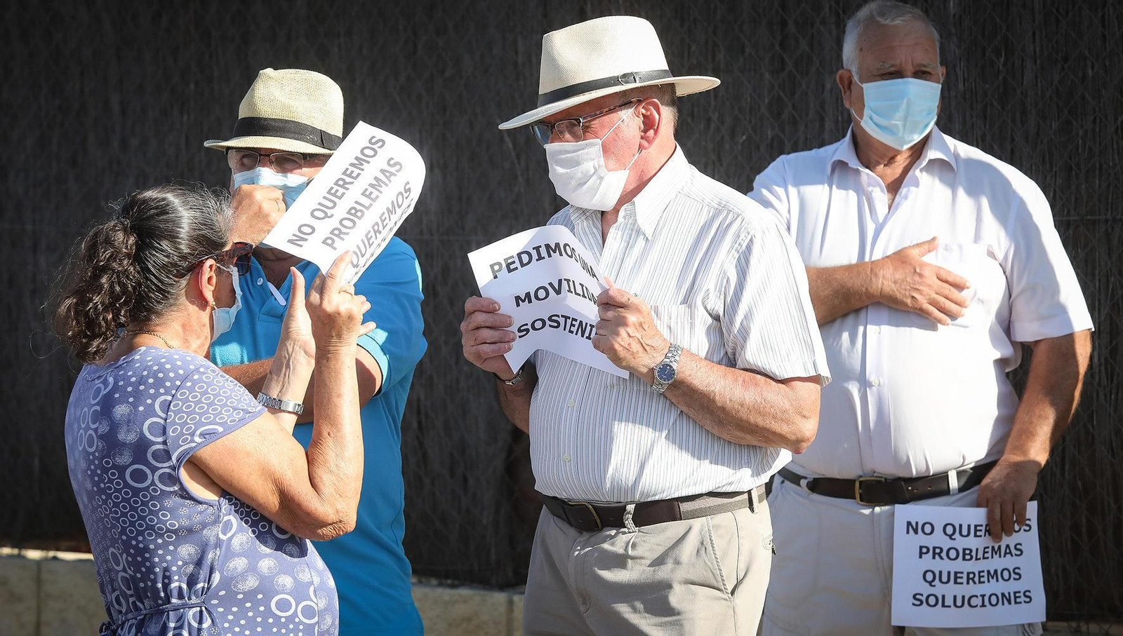 Concentración en el Pimiento para exigir más seguridad en la A-2003