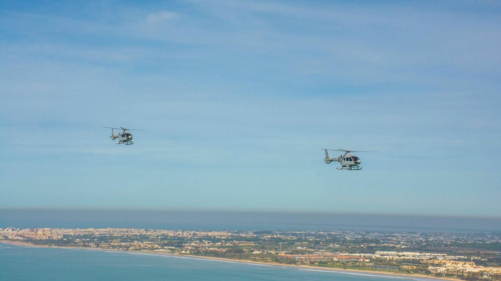 Los dos H-135 de la Armada. Los dos H-135 de la Armada.