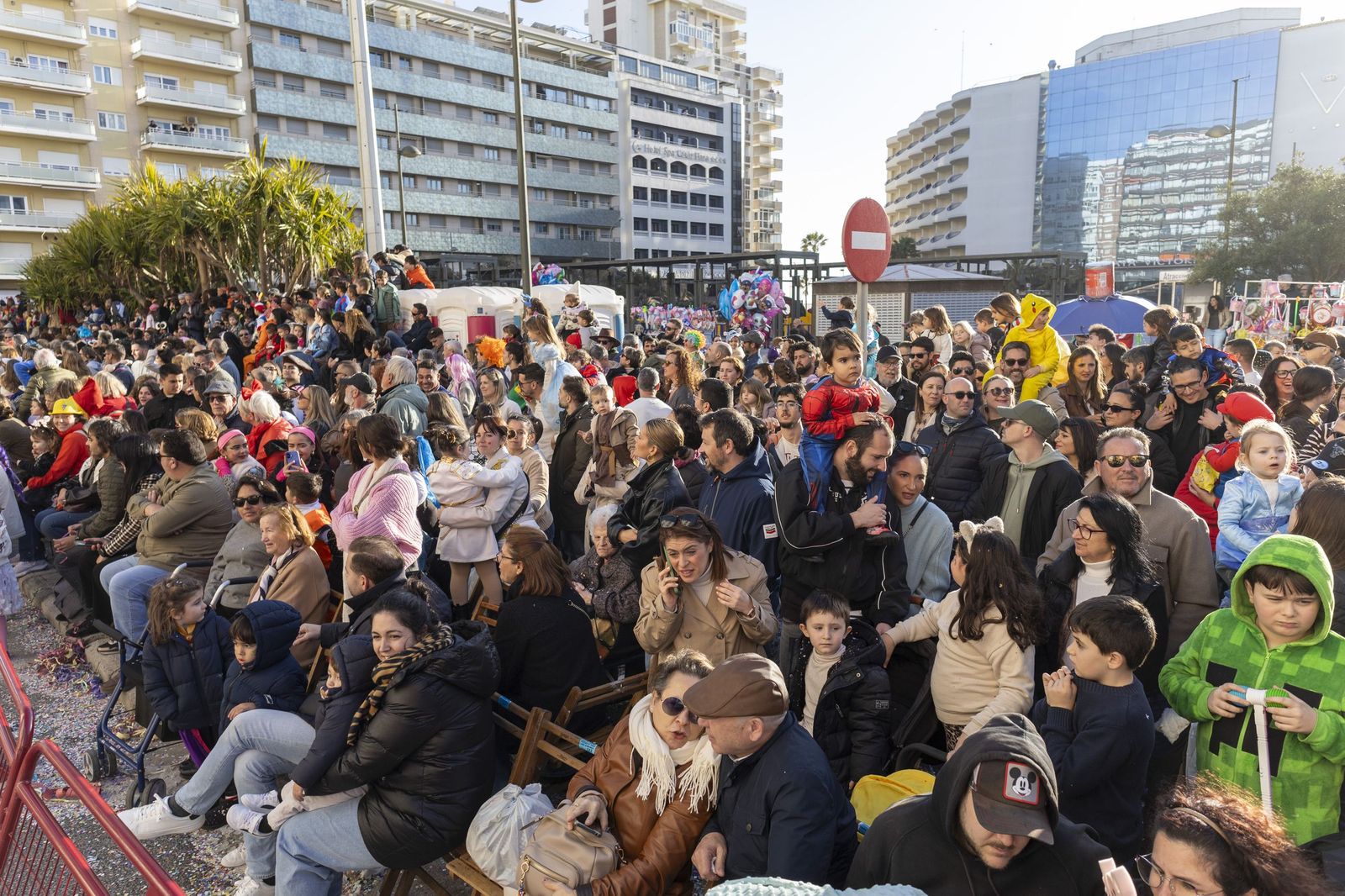 Las mejores imágenes de la Cabalgata del Carnaval de Cádiz 2026