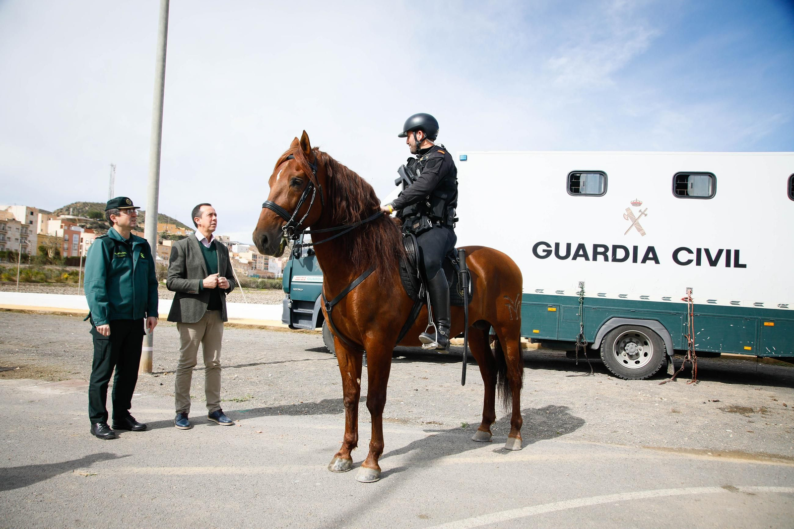 Imágenes del Escuadrón de Caballería de la Guardia Civil en Gádor.