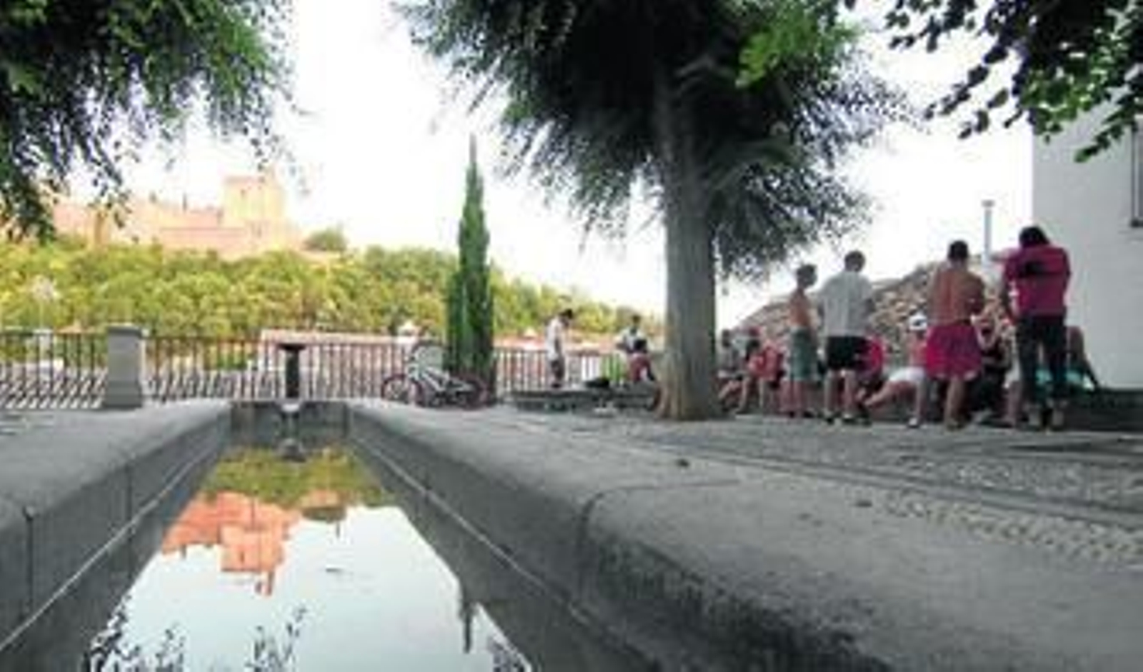 El Albaicín reclama policía de barrio contra los 'microbotellones' nocturnos