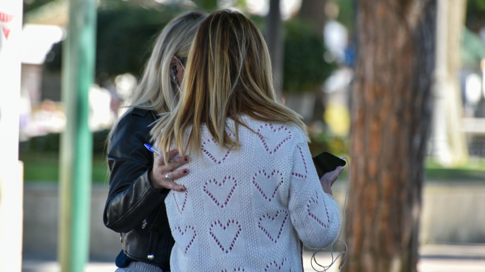 Luto por el asesinato machista de María Isabel en San Roque