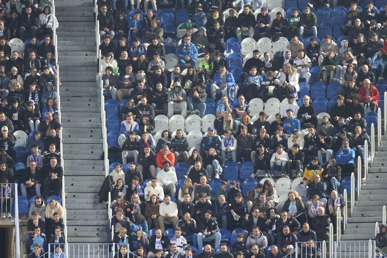 Búscate en las gradas de La Rosaleda en el Málaga CF-Zaragoza