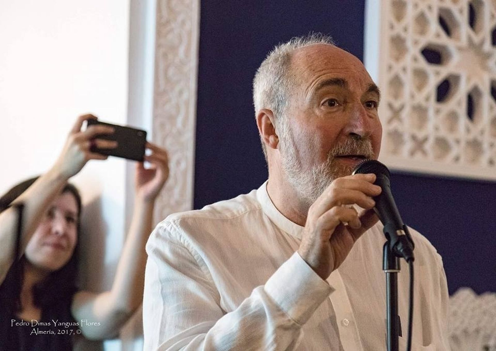 Dibujo de la portada del libro.