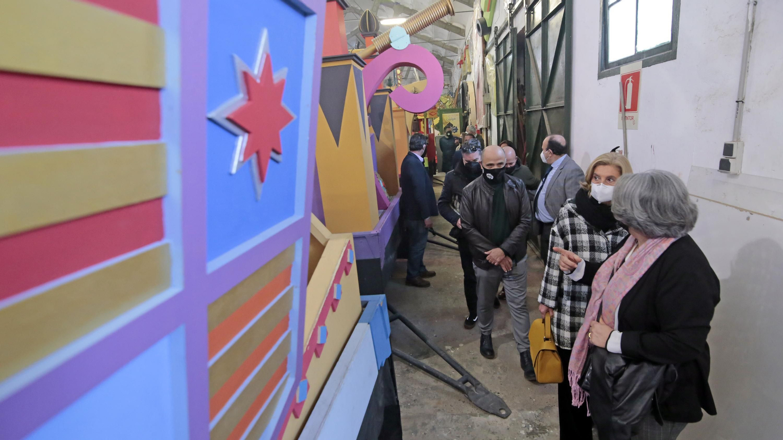 Visita de sus Majestades al taller de fiestas del ayuntamiento de Jerez