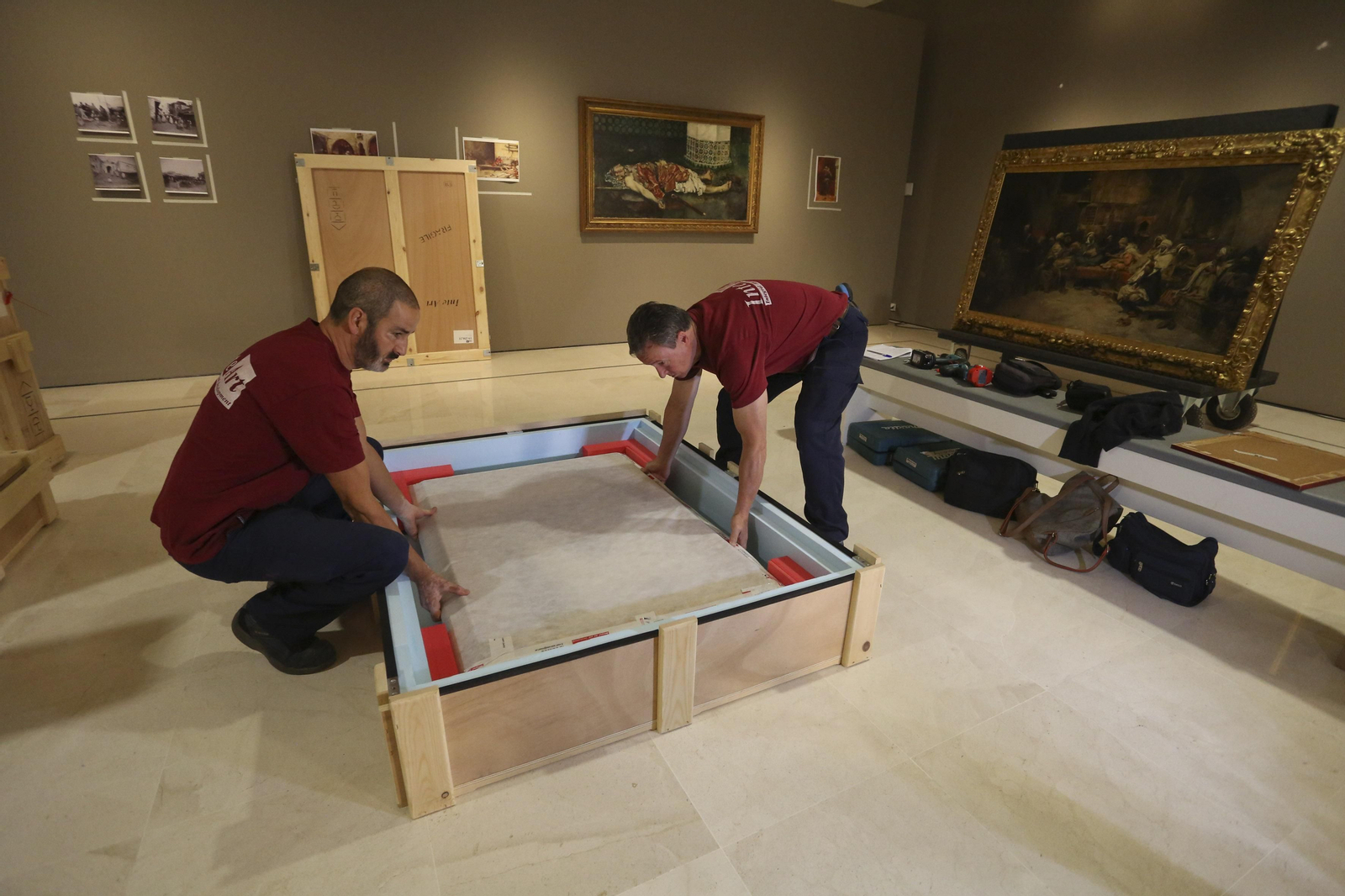 Fotos del montaje de la nueva exposición del Museo Carmen Thyssen